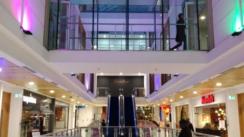 Fulham Broadway Shopping Centre interior