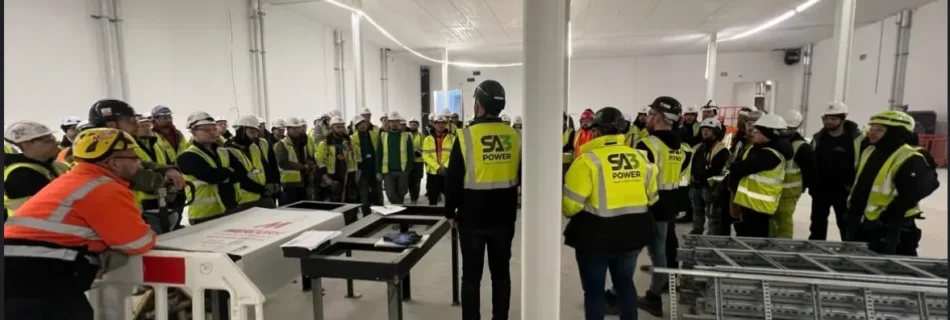 Toolbox talk with SA3 Power operatives